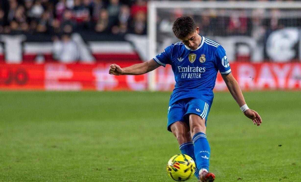 曼城迎西甲关键赛；关键时刻队长鼓劲；气氛紧张；球探报告显示潜力(内马尔fg梅西)